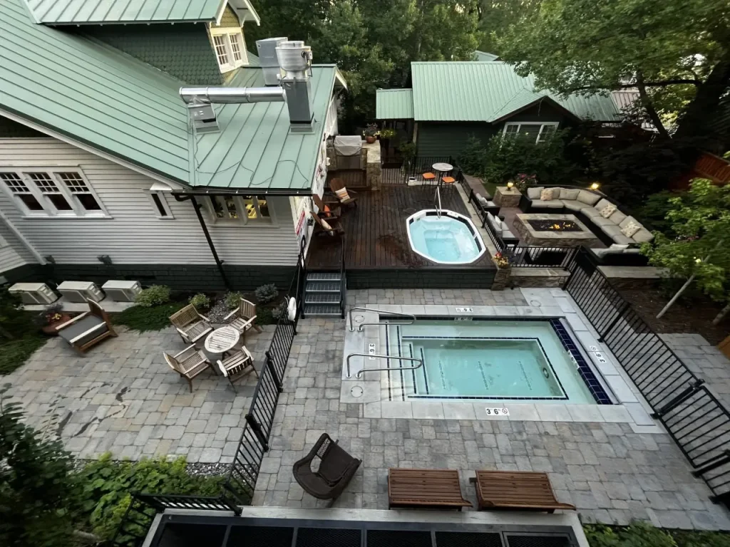 huff house outdoor area